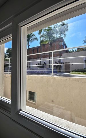 Casa à venda com 848m², 5 quartos e 4 vagas Casa à venda com 848m², 5 quartos e 4 vagasVista da Suíte 1