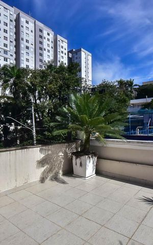 Casa à venda com 848m², 5 quartos e 4 vagas Casa à venda com 848m², 5 quartos e 4 vagasVaranda da Sala da Lareira