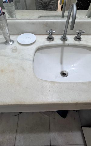 Apartamento à venda com 400m², 5 quartos e 4 vagas Apartamento à venda com 400m², 5 quartos e 4 vagasBanheiro da Suíte