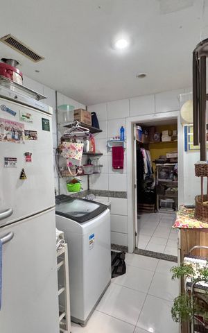 Apartamento à venda com 400m², 5 quartos e 4 vagas Apartamento à venda com 400m², 5 quartos e 4 vagasÁrea de Serviço