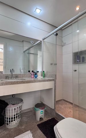 Apartamento à venda com 400m², 5 quartos e 4 vagas Apartamento à venda com 400m², 5 quartos e 4 vagasBanheiro da Suíte 4