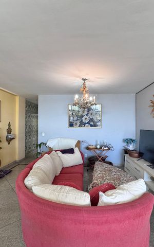 Apartamento à venda com 400m², 5 quartos e 4 vagas Apartamento à venda com 400m², 5 quartos e 4 vagasSala