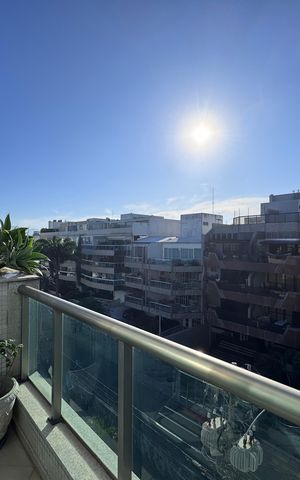 Apartamento à venda com 400m², 5 quartos e 4 vagas Apartamento à venda com 400m², 5 quartos e 4 vagasVaranda da Suíte 2