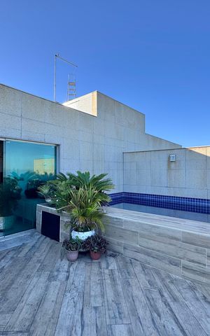 Apartamento à venda com 400m², 5 quartos e 4 vagas Apartamento à venda com 400m², 5 quartos e 4 vagasTerraço