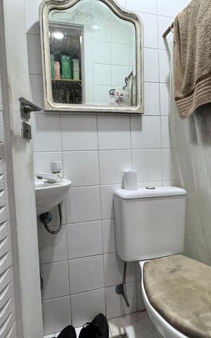 Apartamento à venda com 400m², 5 quartos e 4 vagas Apartamento à venda com 400m², 5 quartos e 4 vagasBanheiro de Serviço