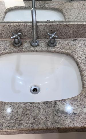 Apartamento à venda com 400m², 5 quartos e 4 vagas Apartamento à venda com 400m², 5 quartos e 4 vagasBanheiro da Suíte 4