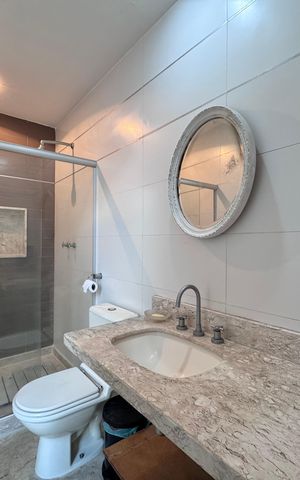 Apartamento à venda com 400m², 5 quartos e 4 vagas Apartamento à venda com 400m², 5 quartos e 4 vagasBanheiro da Suíte 3