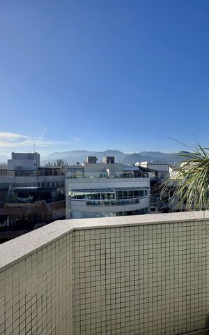 Apartamento à venda com 400m², 5 quartos e 4 vagas Apartamento à venda com 400m², 5 quartos e 4 vagasVaranda da Suíte 4
