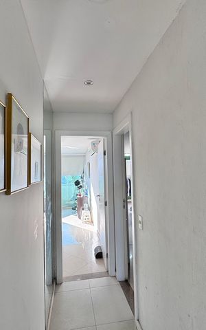 Apartamento à venda com 400m², 5 quartos e 4 vagas Apartamento à venda com 400m², 5 quartos e 4 vagasCorredor