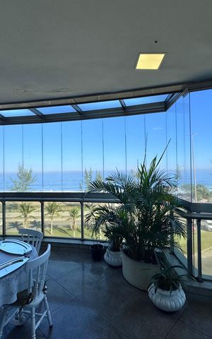 Apartamento à venda com 400m², 5 quartos e 4 vagas Apartamento à venda com 400m², 5 quartos e 4 vagasVaranda da Sala