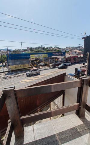 Casa à venda com 265m², 4 quartos e 3 vagas Casa à venda com 265m², 4 quartos e 3 vagasSuíte 1 - Varanda