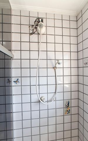Casa à venda com 265m², 4 quartos e 3 vagas Casa à venda com 265m², 4 quartos e 3 vagasBanheiro da Suíte 1