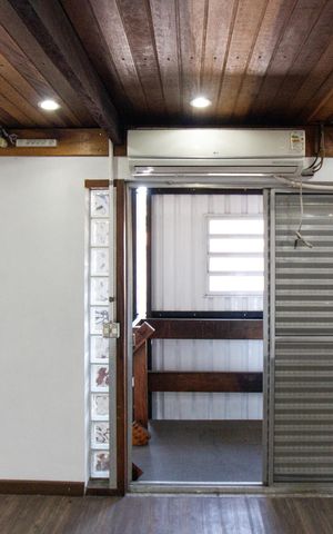 Casa à venda com 265m², 4 quartos e 3 vagas Casa à venda com 265m², 4 quartos e 3 vagasÁrea comum - Sótão