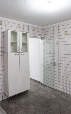 Casa à venda com 265m², 4 quartos e 3 vagas Casa à venda com 265m², 4 quartos e 3 vagasCozinha