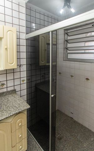Casa à venda com 265m², 4 quartos e 3 vagas Casa à venda com 265m², 4 quartos e 3 vagasBanheiro da Suíte 2