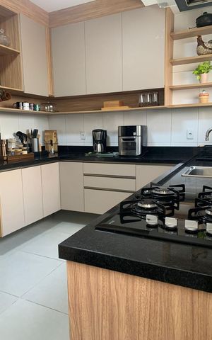 Casa à venda com 400m², 5 quartos e 6 vagas Casa à venda com 400m², 5 quartos e 6 vagasCozinha Casa 1
