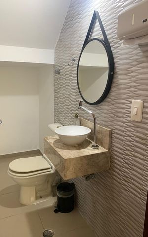 Casa à venda com 400m², 5 quartos e 6 vagas Casa à venda com 400m², 5 quartos e 6 vagasLavabo 2 Casa 1