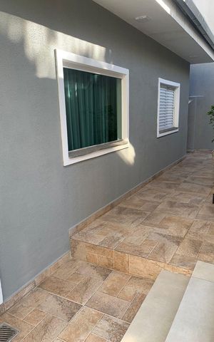 Casa à venda com 400m², 5 quartos e 6 vagas Casa à venda com 400m², 5 quartos e 6 vagasÁrea Externa Casa 2