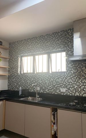 Casa à venda com 400m², 5 quartos e 6 vagas Casa à venda com 400m², 5 quartos e 6 vagasCozinha Casa 1