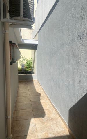 Casa à venda com 400m², 5 quartos e 6 vagas Casa à venda com 400m², 5 quartos e 6 vagasÁrea Externa Casa 2