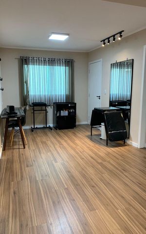 Casa à venda com 400m², 5 quartos e 6 vagas Casa à venda com 400m², 5 quartos e 6 vagasSala Casa 2