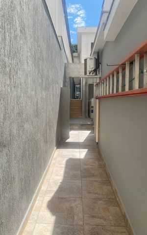 Casa à venda com 400m², 5 quartos e 6 vagas Casa à venda com 400m², 5 quartos e 6 vagasÁrea Externa Casa 2