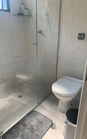 Casa à venda com 400m², 5 quartos e 6 vagas Casa à venda com 400m², 5 quartos e 6 vagasBanheiro Casa 1
