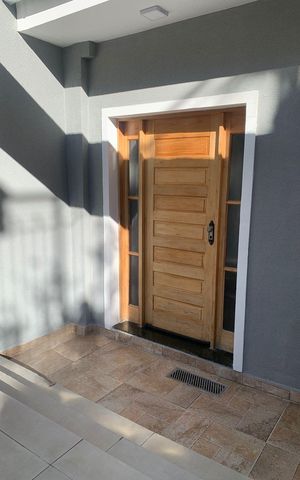 Casa à venda com 400m², 5 quartos e 6 vagas Casa à venda com 400m², 5 quartos e 6 vagasÁrea Externa Casa 2