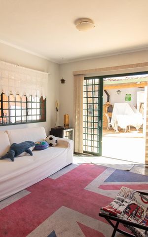 Casa à venda com 280m², 3 quartos e 4 vagas Casa à venda com 280m², 3 quartos e 4 vagasSala 2