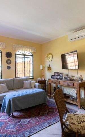 Casa à venda com 280m², 3 quartos e 4 vagas Casa à venda com 280m², 3 quartos e 4 vagasSala