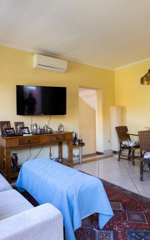 Casa à venda com 280m², 3 quartos e 4 vagas Casa à venda com 280m², 3 quartos e 4 vagasSala