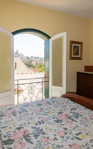 Casa à venda com 280m², 3 quartos e 4 vagas Casa à venda com 280m², 3 quartos e 4 vagasSuíte 2