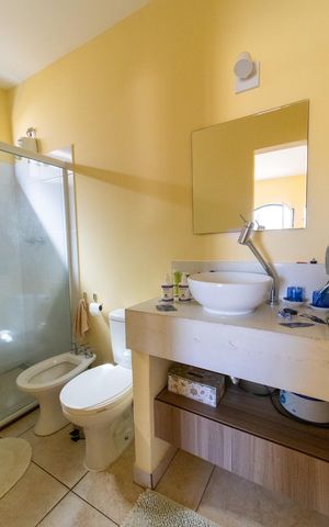 Casa à venda com 280m², 3 quartos e 4 vagas Casa à venda com 280m², 3 quartos e 4 vagasBanheiro Suíte 1