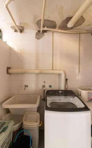 Casa à venda com 280m², 3 quartos e 4 vagas Casa à venda com 280m², 3 quartos e 4 vagasÁrea de Serviço