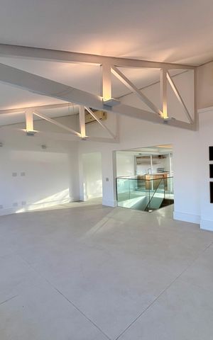 Apartamento à venda com 415m², 4 quartos e 3 vagas Apartamento à venda com 415m², 4 quartos e 3 vagasSala 2