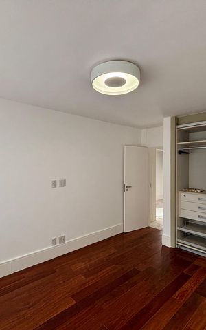 Apartamento à venda com 415m², 4 quartos e 3 vagas Apartamento à venda com 415m², 4 quartos e 3 vagasSuíte 5