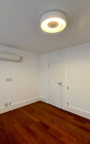 Apartamento à venda com 415m², 4 quartos e 3 vagas Apartamento à venda com 415m², 4 quartos e 3 vagasQuarto 1