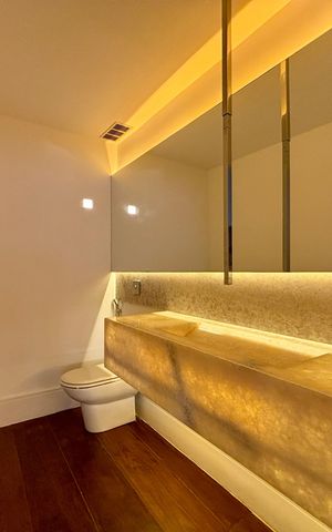 Apartamento à venda com 415m², 4 quartos e 3 vagas Apartamento à venda com 415m², 4 quartos e 3 vagasLavabo
