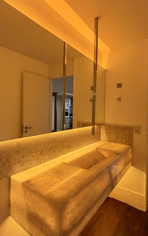 Apartamento à venda com 415m², 4 quartos e 3 vagas Apartamento à venda com 415m², 4 quartos e 3 vagasLavabo