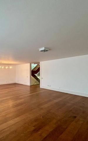 Apartamento à venda com 415m², 4 quartos e 3 vagas Apartamento à venda com 415m², 4 quartos e 3 vagasSala 1