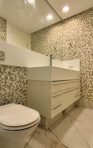 Apartamento à venda com 415m², 4 quartos e 3 vagas Apartamento à venda com 415m², 4 quartos e 3 vagasBanheiro da Suíte 5