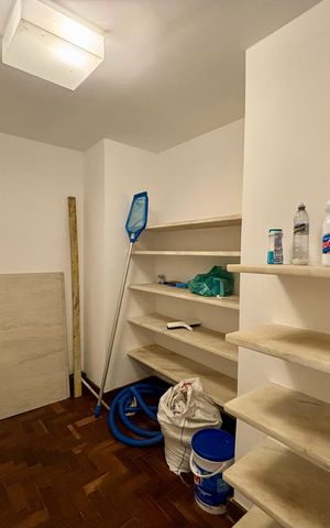 Apartamento à venda com 415m², 4 quartos e 3 vagas Apartamento à venda com 415m², 4 quartos e 3 vagasQuarto de Serviço 3