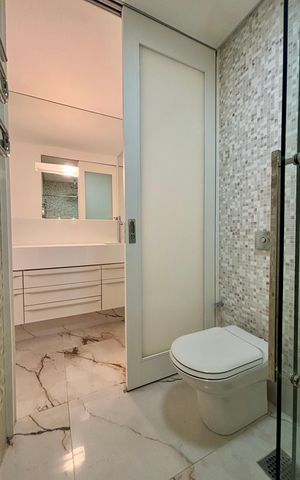 Apartamento à venda com 415m², 4 quartos e 3 vagas Apartamento à venda com 415m², 4 quartos e 3 vagasBanheiro social