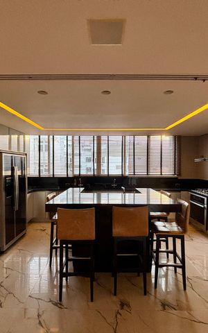 Apartamento à venda com 415m², 4 quartos e 3 vagas Apartamento à venda com 415m², 4 quartos e 3 vagasCozinha americana