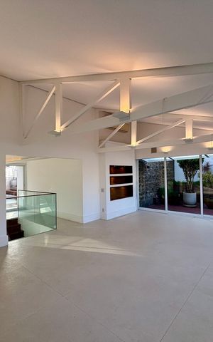 Apartamento à venda com 415m², 4 quartos e 3 vagas Apartamento à venda com 415m², 4 quartos e 3 vagasSala 2