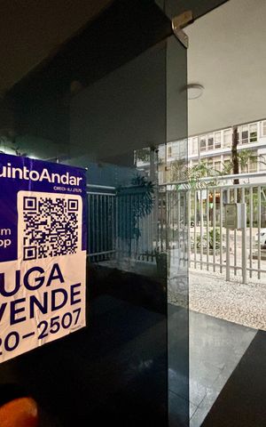 Apartamento à venda com 415m², 4 quartos e 3 vagas Apartamento à venda com 415m², 4 quartos e 3 vagasPlaca