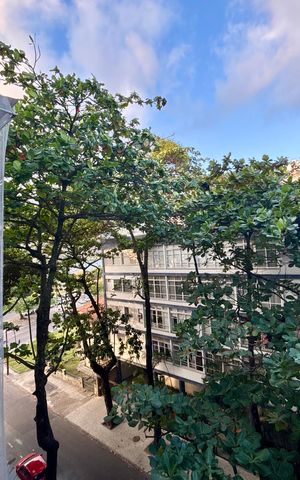 Apartamento à venda com 415m², 4 quartos e 3 vagas Apartamento à venda com 415m², 4 quartos e 3 vagasQuarto 2 - vista