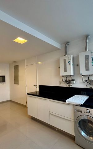 Apartamento à venda com 415m², 4 quartos e 3 vagas Apartamento à venda com 415m², 4 quartos e 3 vagasÁrea de Serviço