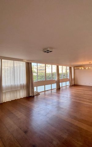 Apartamento à venda com 415m², 4 quartos e 3 vagas Apartamento à venda com 415m², 4 quartos e 3 vagasSala 1