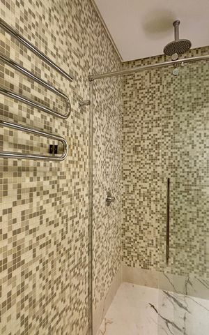 Apartamento à venda com 415m², 4 quartos e 3 vagas Apartamento à venda com 415m², 4 quartos e 3 vagasBanheiro da Suíte 5